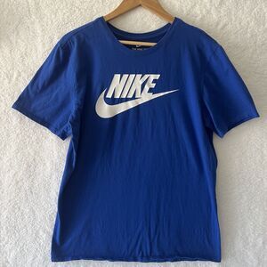 NIKE Men’s Large Athletic Cut Short Sleeve Blue Crew Neck T-Shirt Big Swoosh